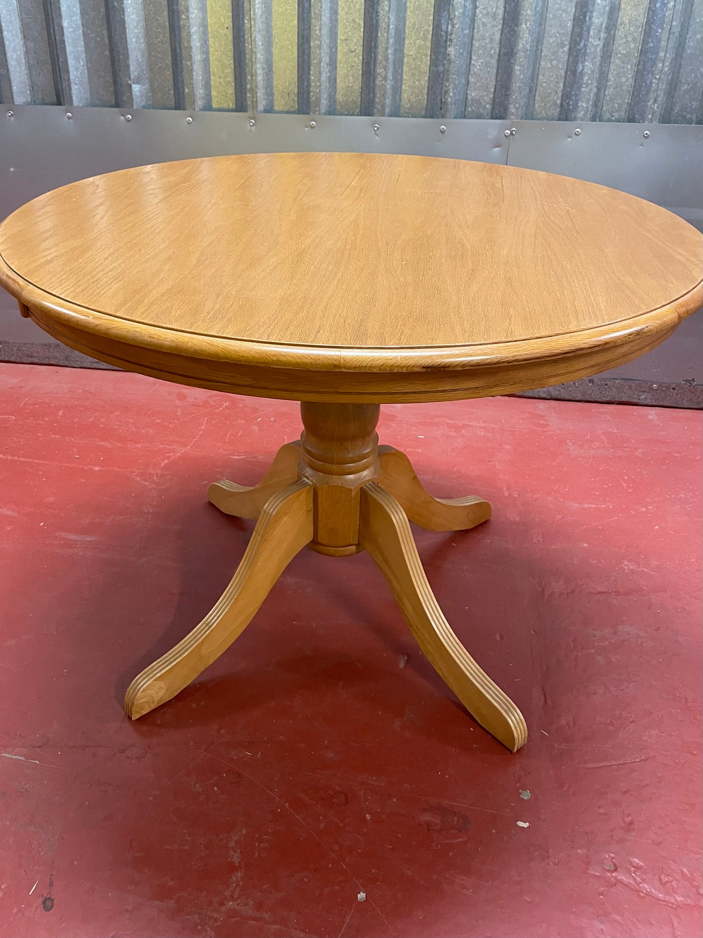 Vintage round 4 seater oak veneer pedestal dining table - to have it painted please contact me to discuss what you would like.