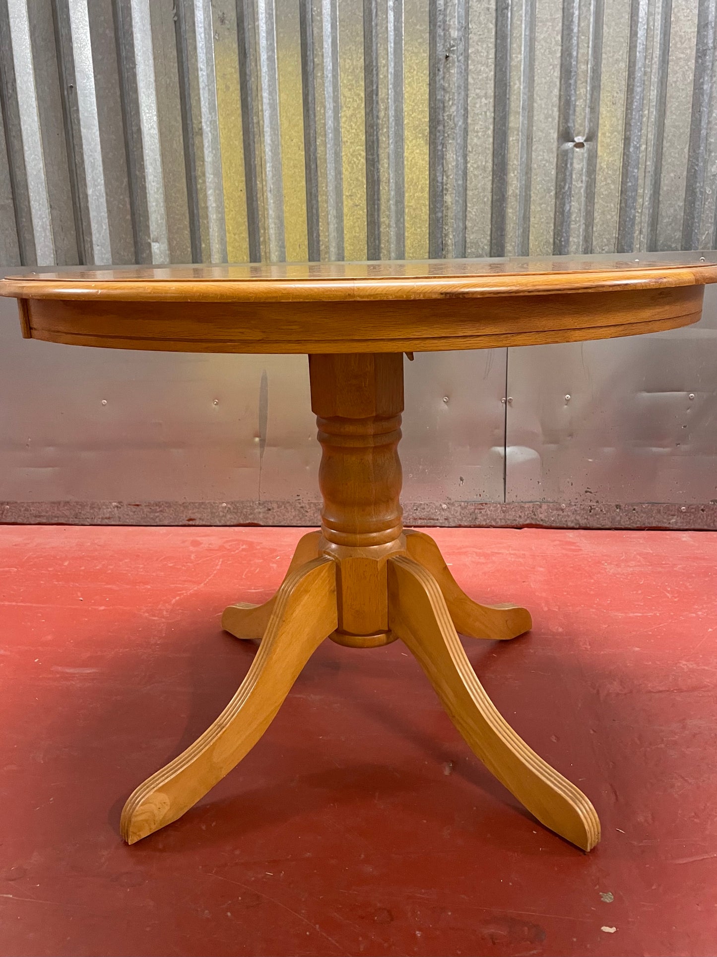 Vintage round 4 seater oak veneer pedestal dining table - to have it painted please contact me to discuss what you would like.
