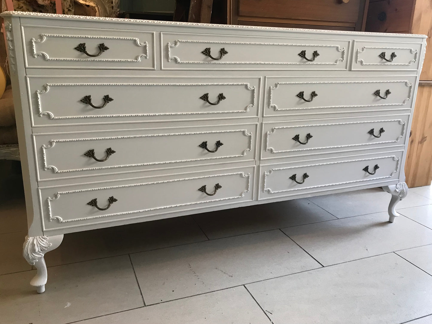 Commission white furniture set