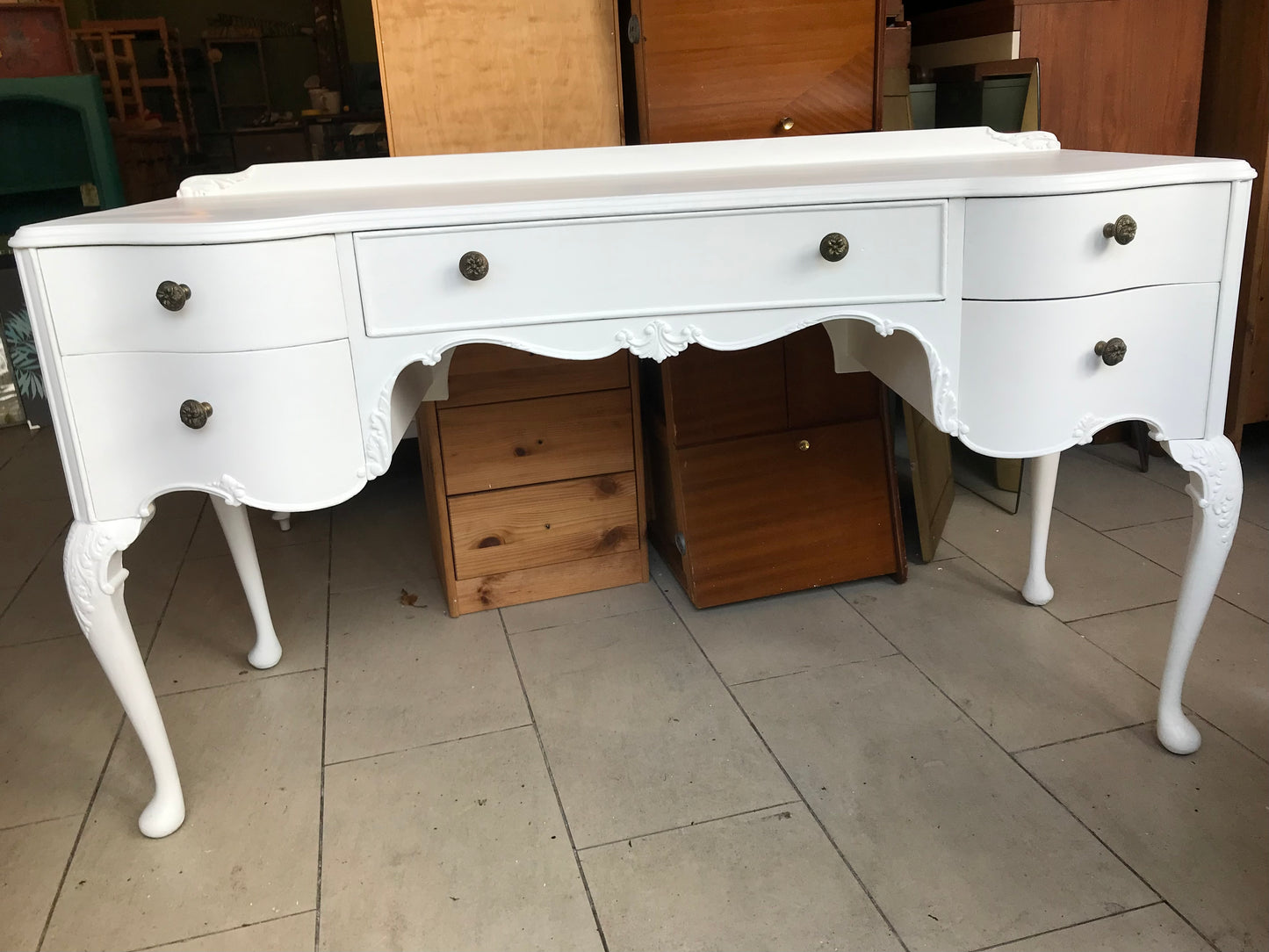 Commission white furniture set