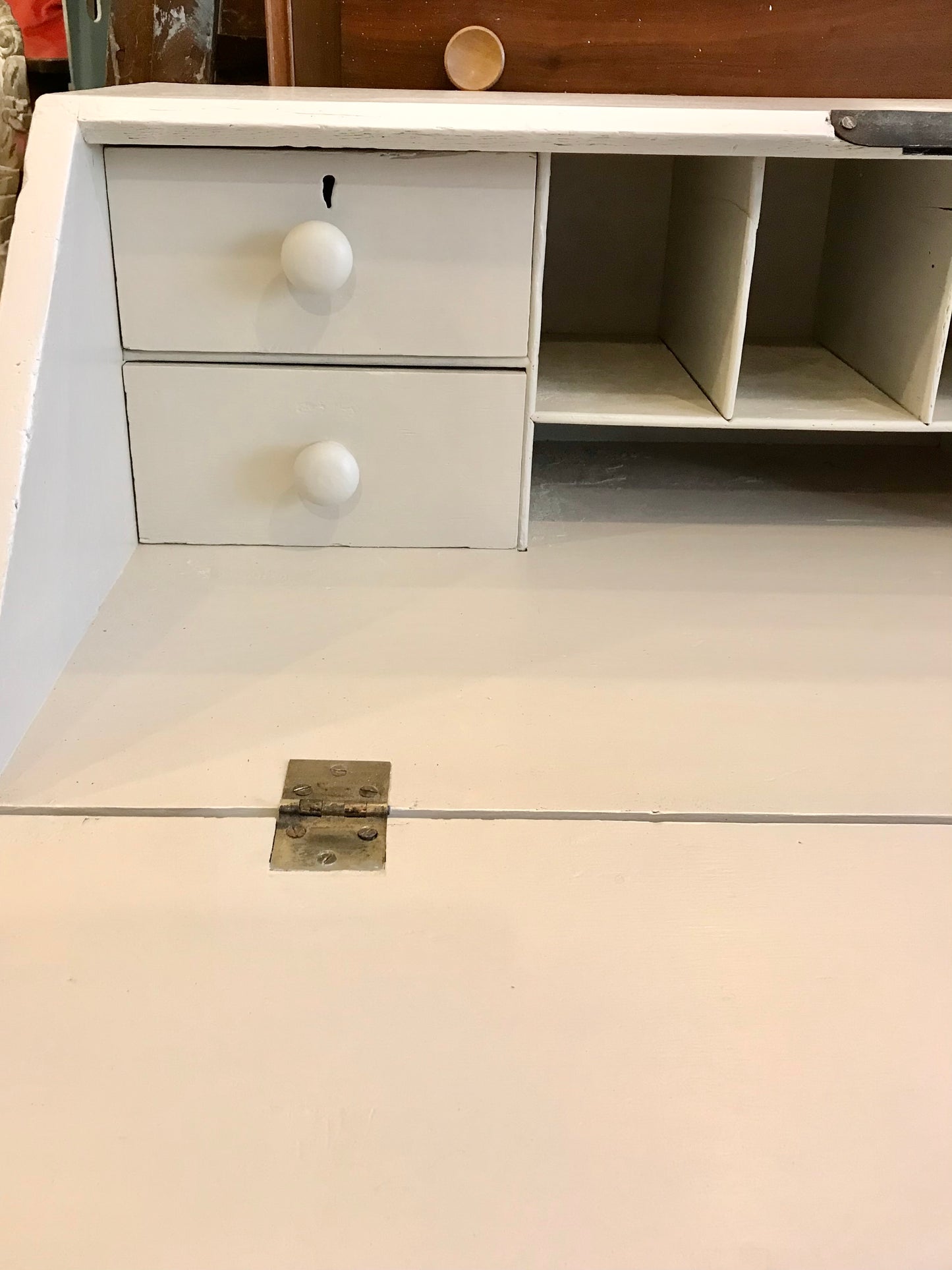 Bureau commission for Lianna