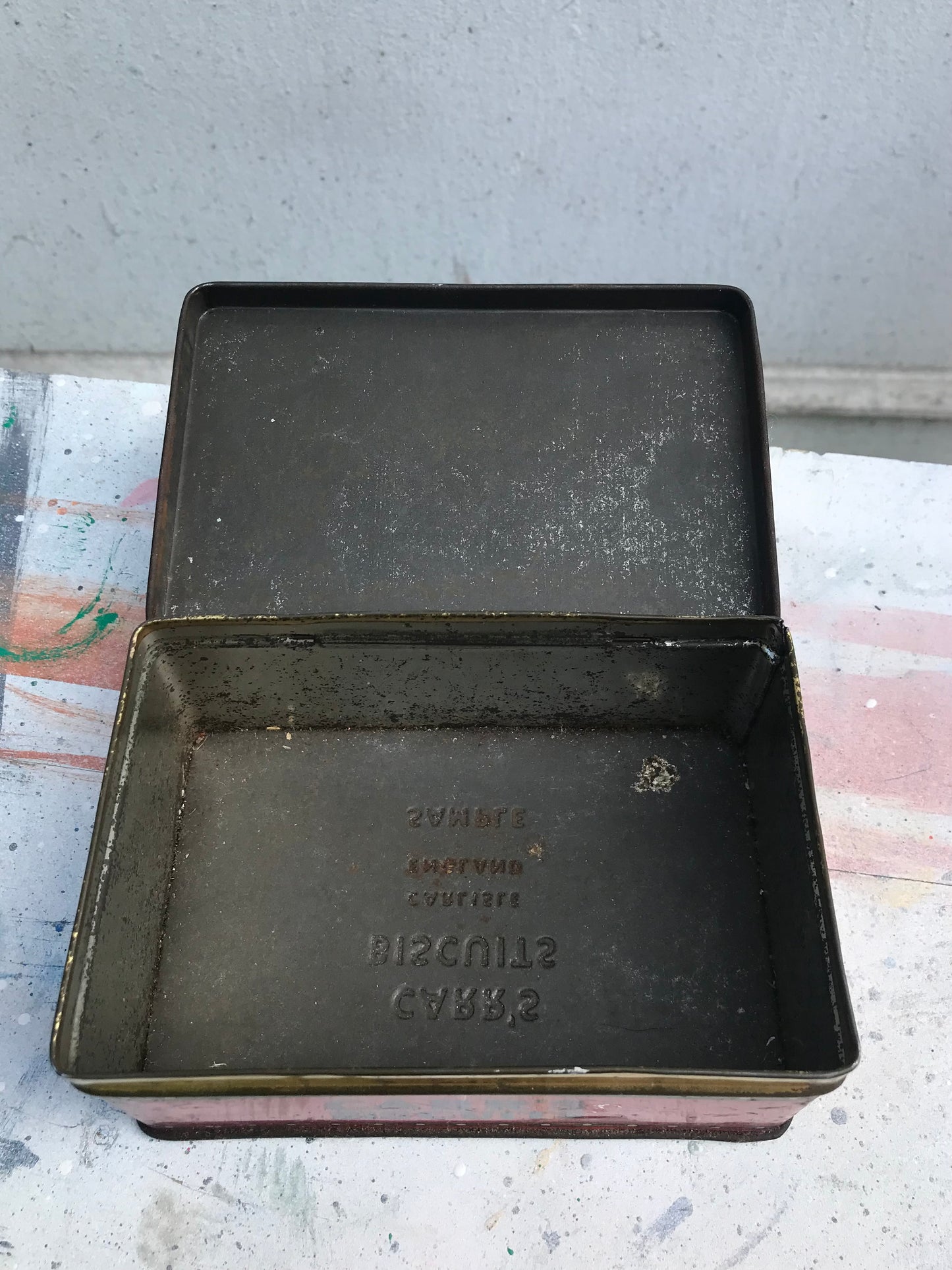 Vintage Carr's of Carlisle tin