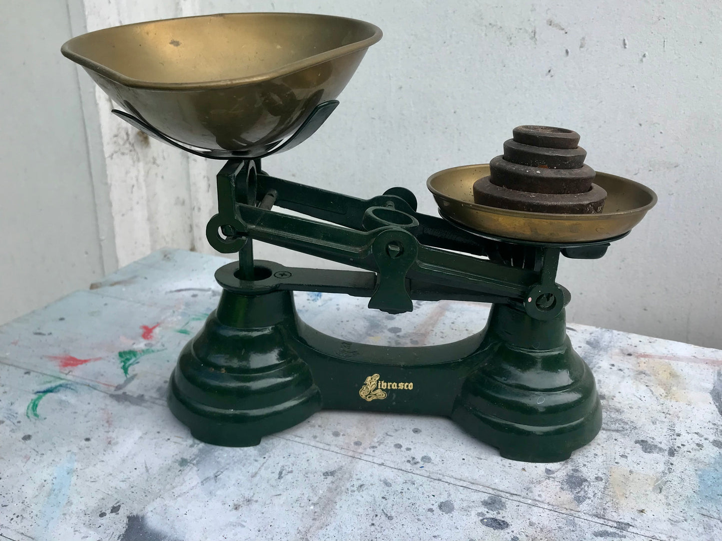 Vintage brass tone green kitchen weighing scales