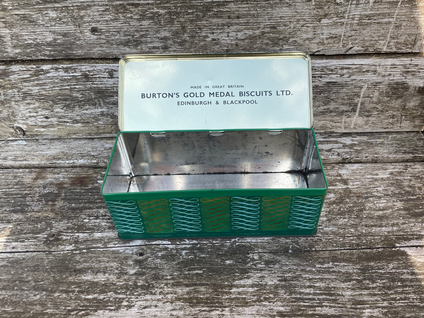 Vintage flower rose tin
