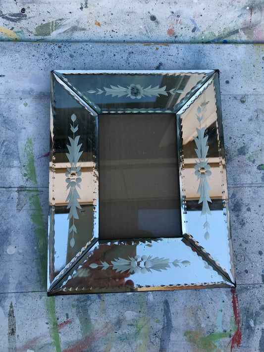 Glass picture frame