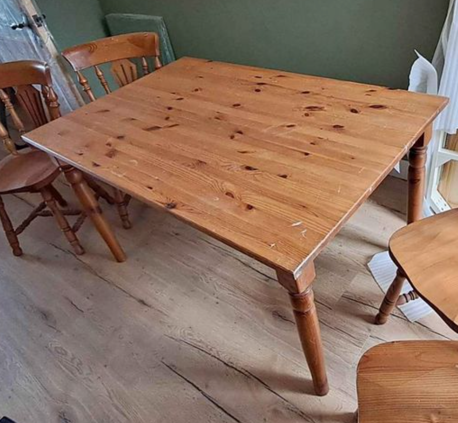 Vintage pine dining table available for refurb - to have it painted please contact me to discuss what you would like.