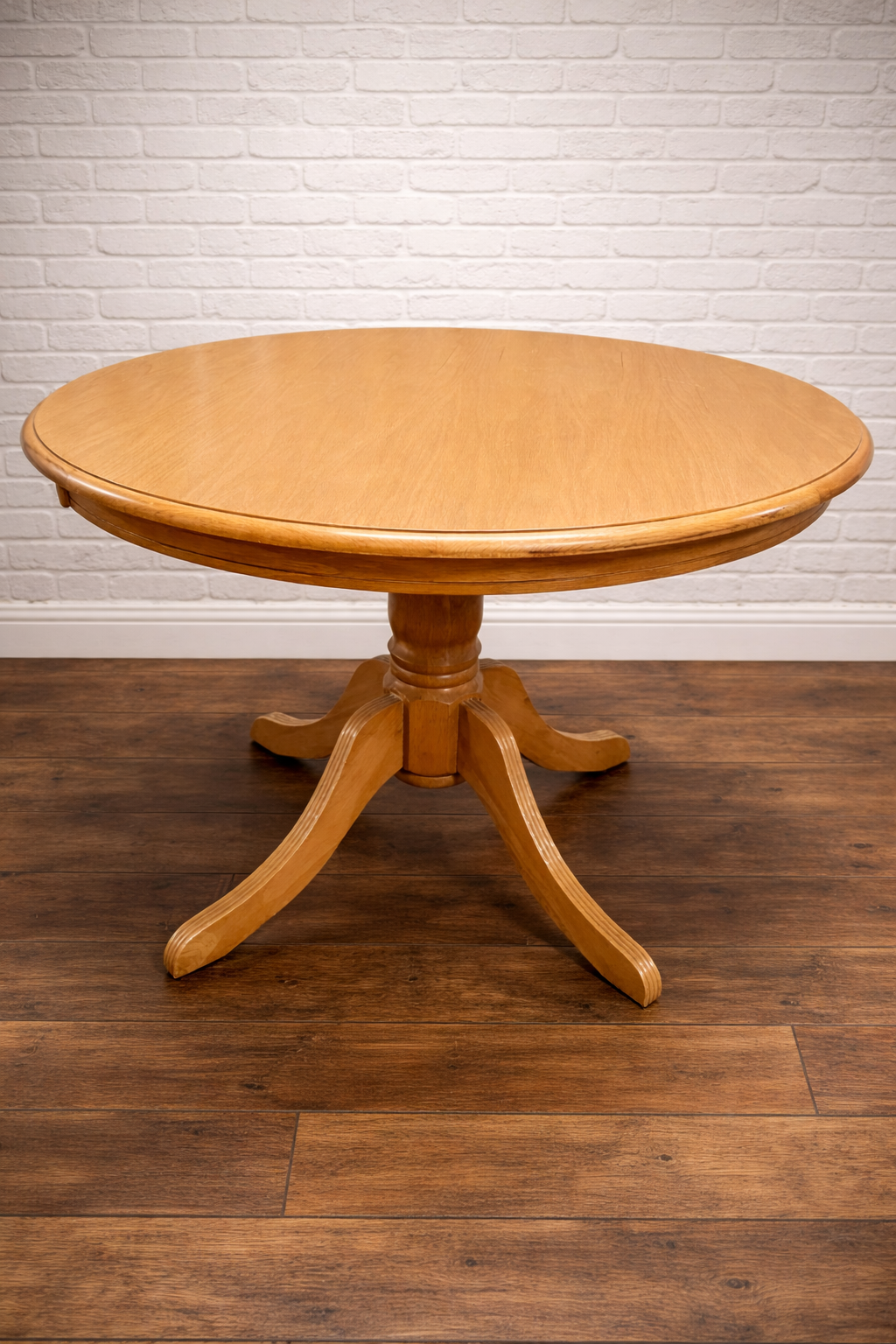 Vintage round 4 seater oak veneer pedestal dining table - to have it painted please contact me to discuss what you would like.