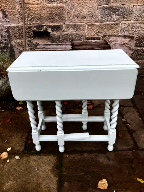Vintage drop-leaf table