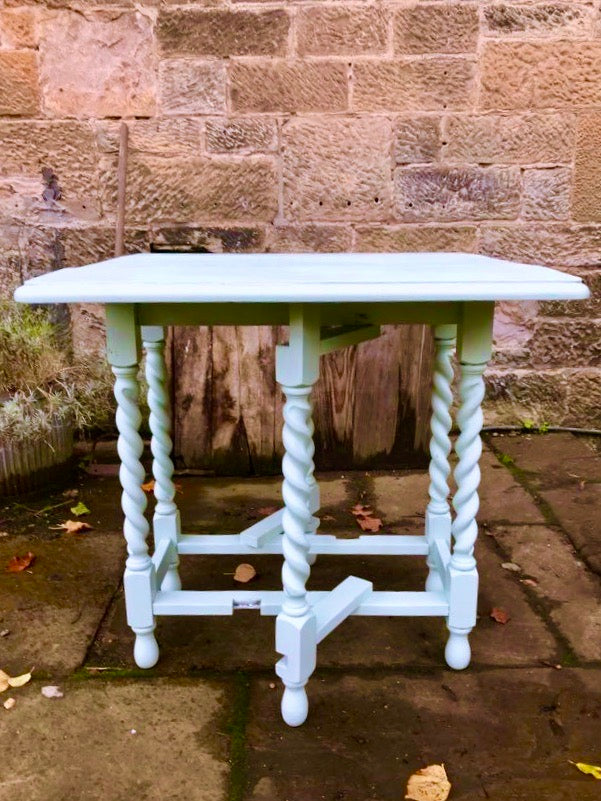 Vintage drop-leaf table