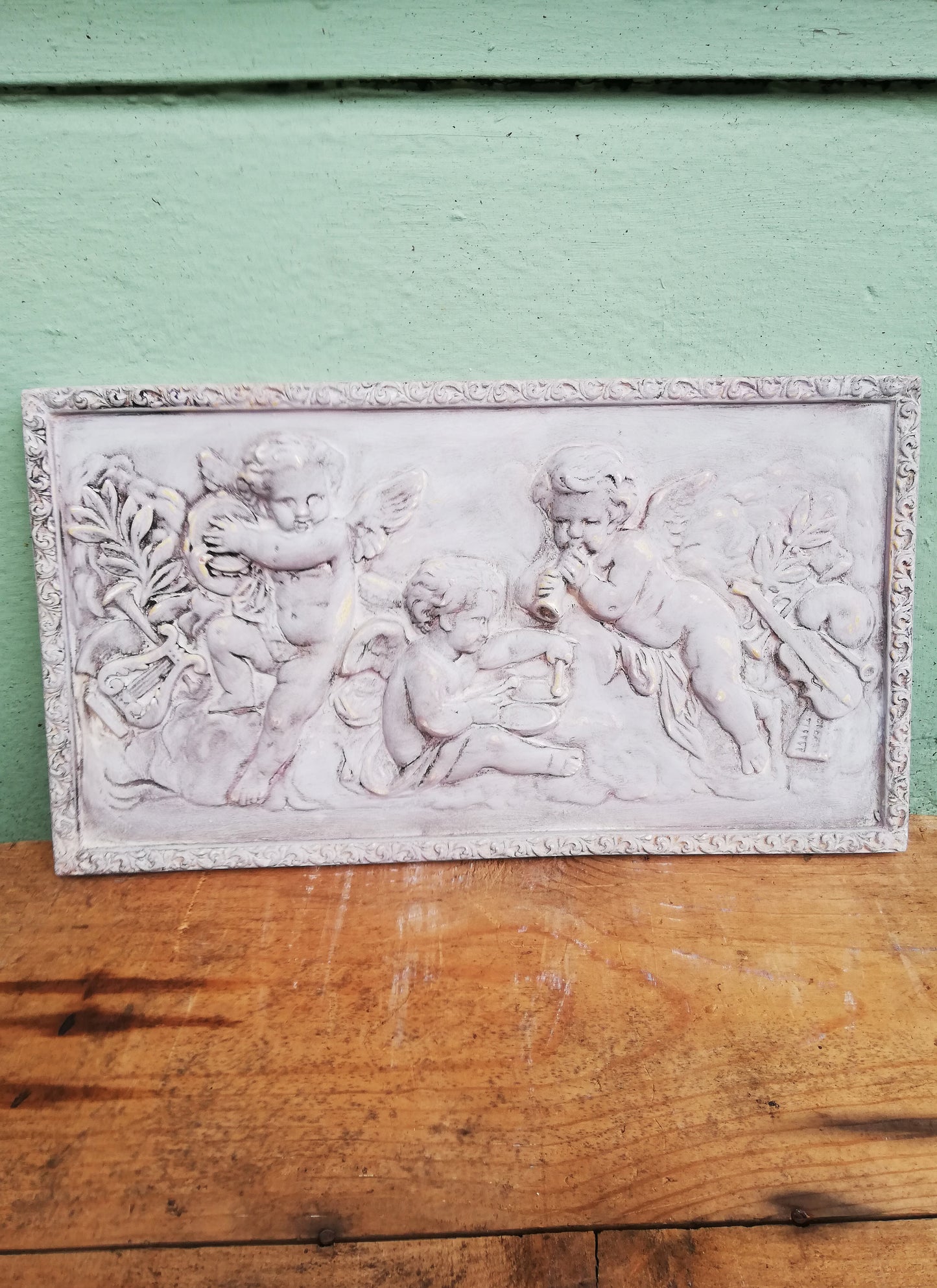 3 cherubs vintage wall plaque