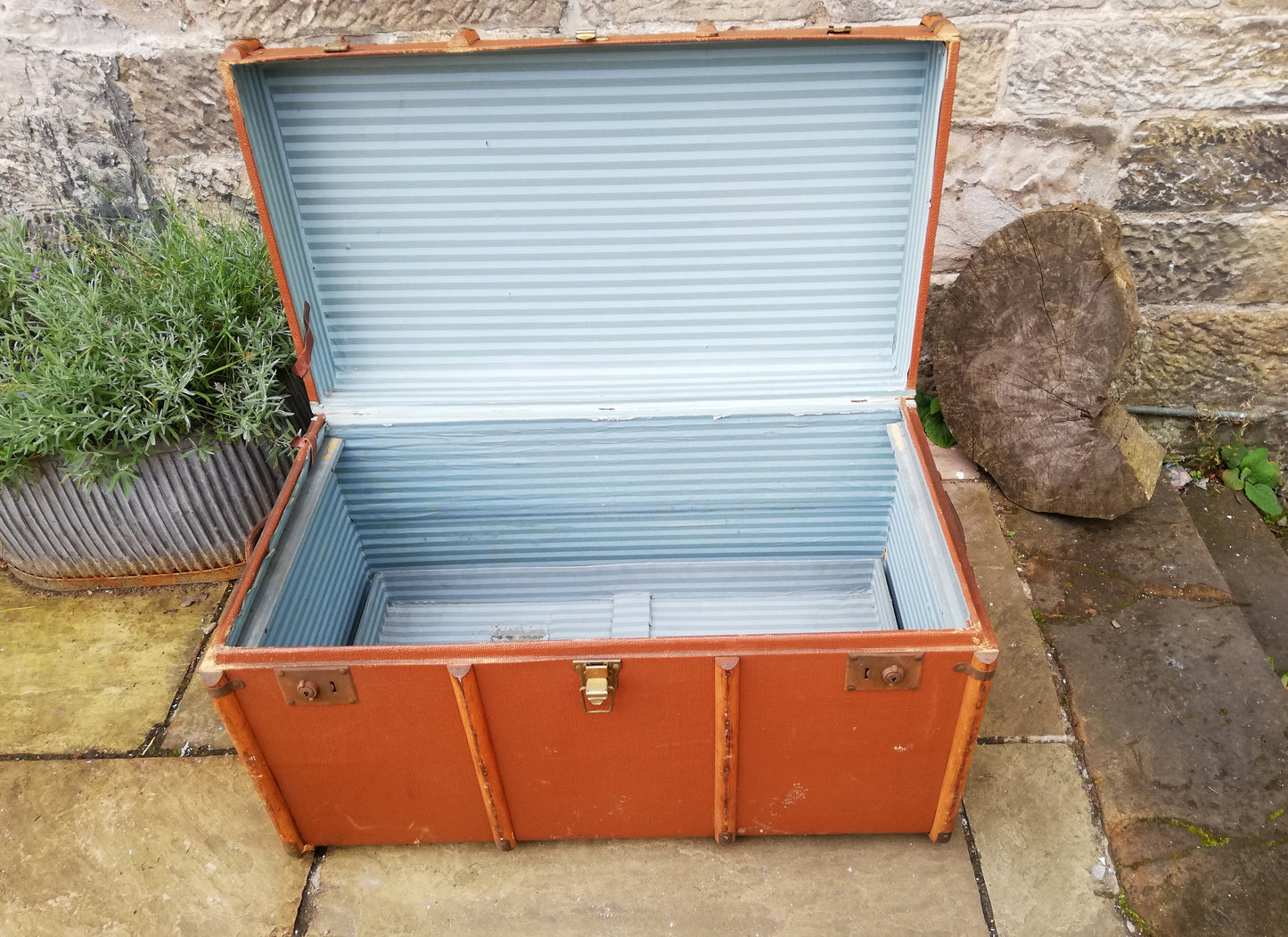 Beautiful vintage trunk coffee table painted in Miss mustard Seed Milk Paint