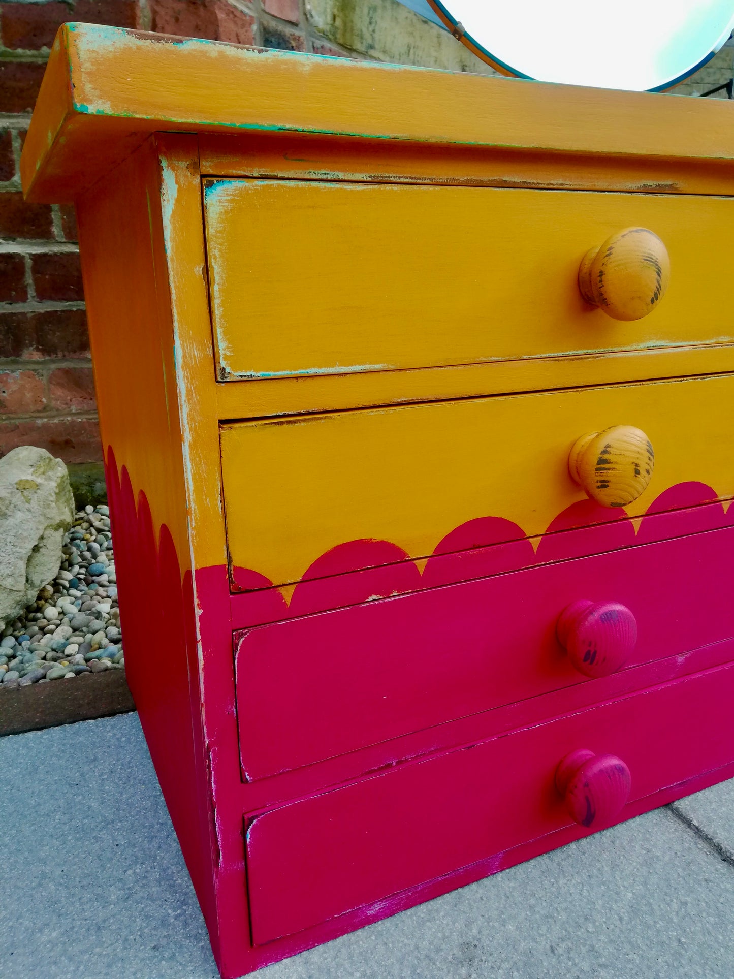 Painted to order - Vintage furniture with scallop design