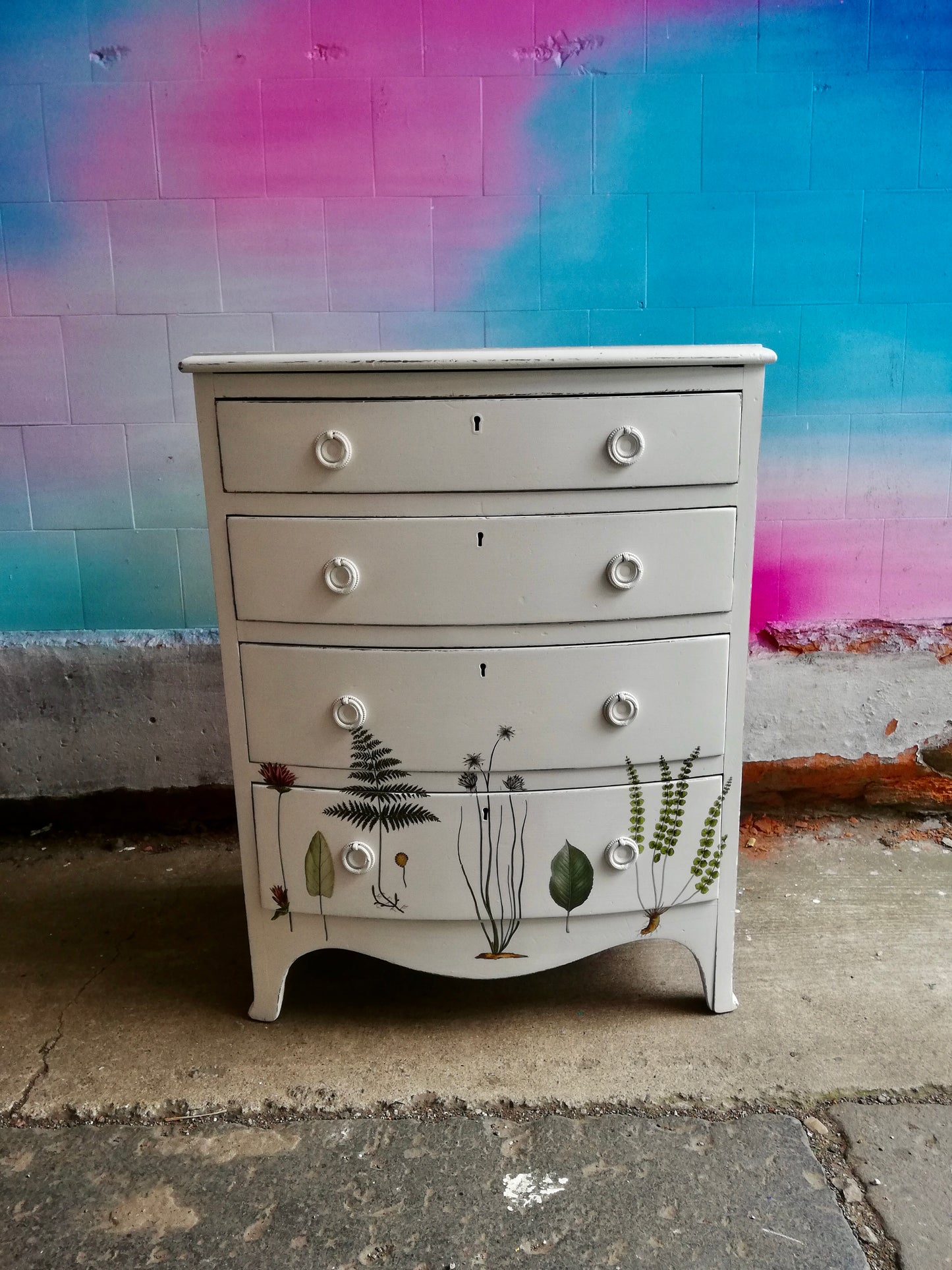 Small Vintage chest of drawers