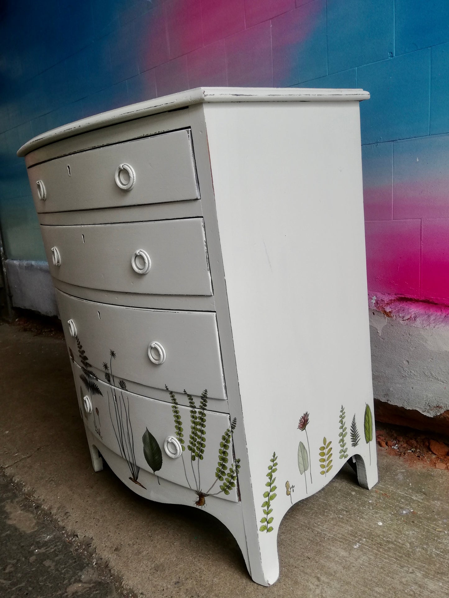 Small Vintage chest of drawers