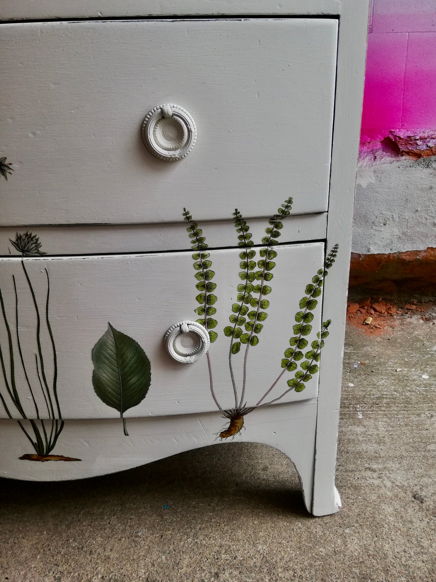 Small Vintage chest of drawers