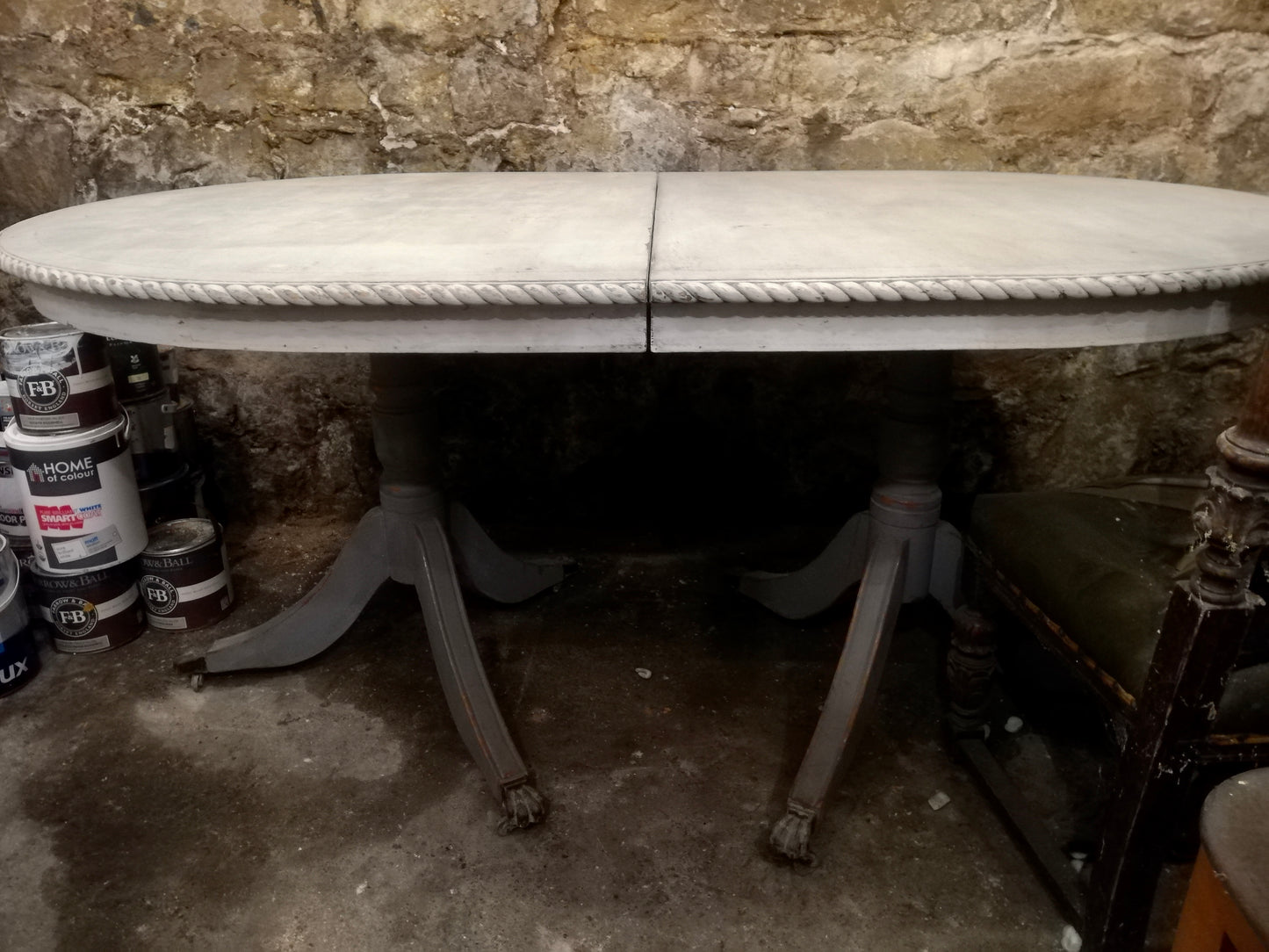 Vintage oval pedestal Dining Table