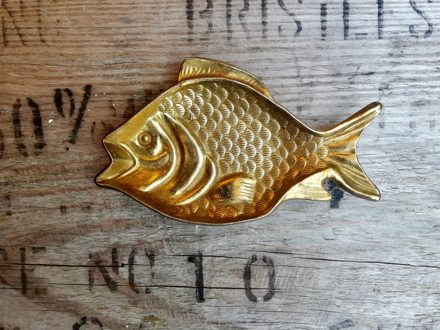 Beautiful vintage fish trinket dish