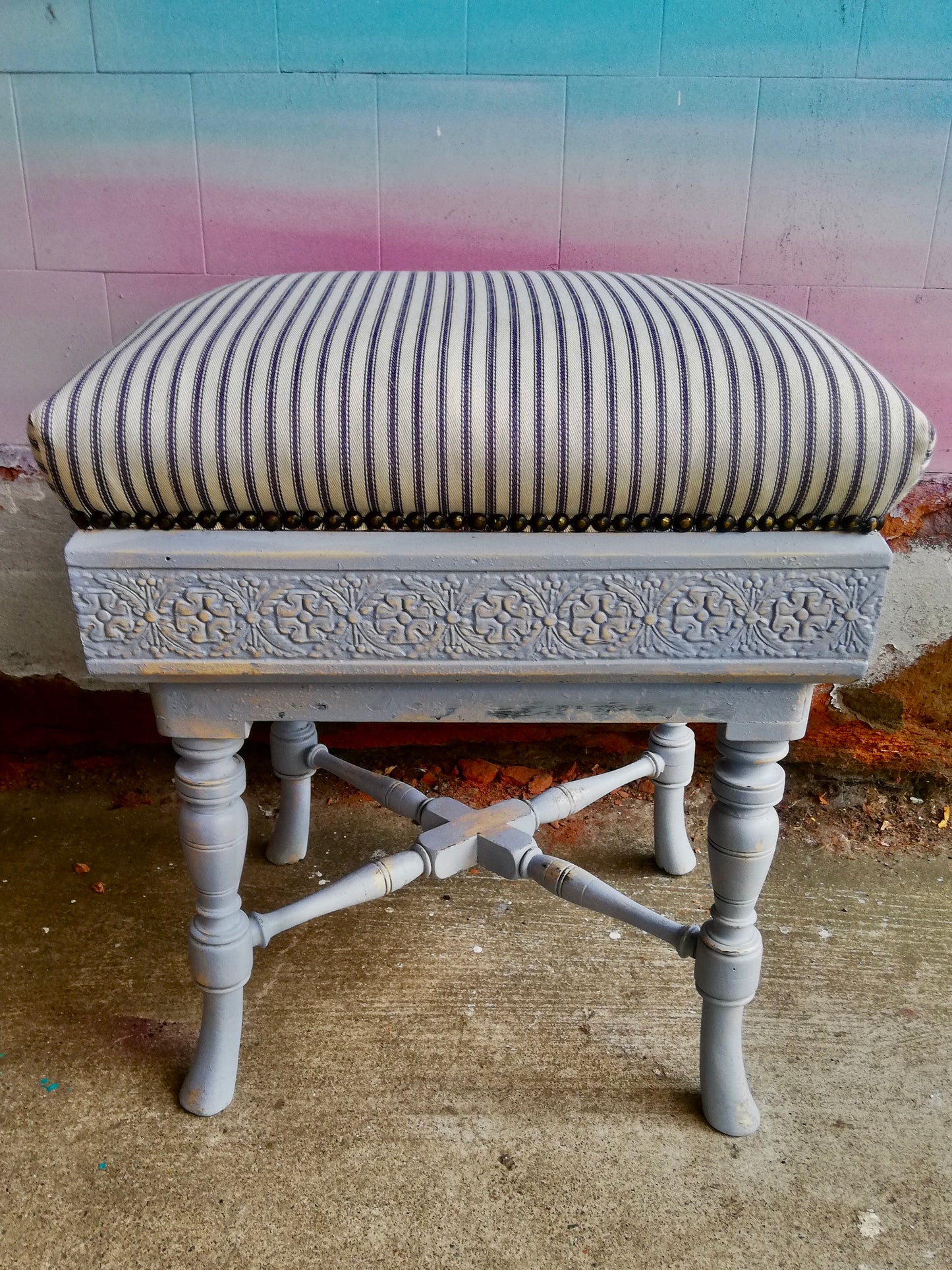 Antique rise and fall adjustable piano stool