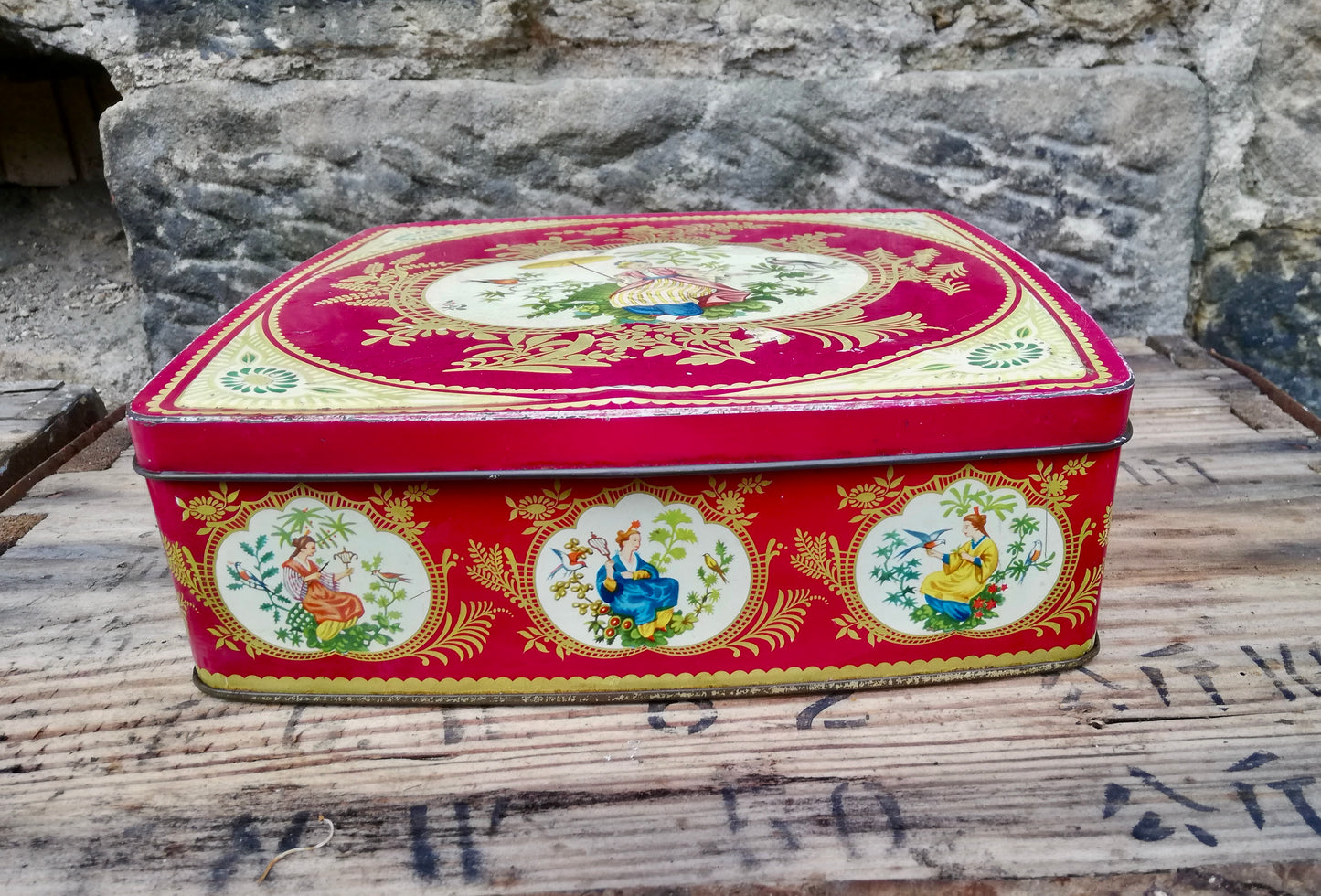 Vintage metal tin