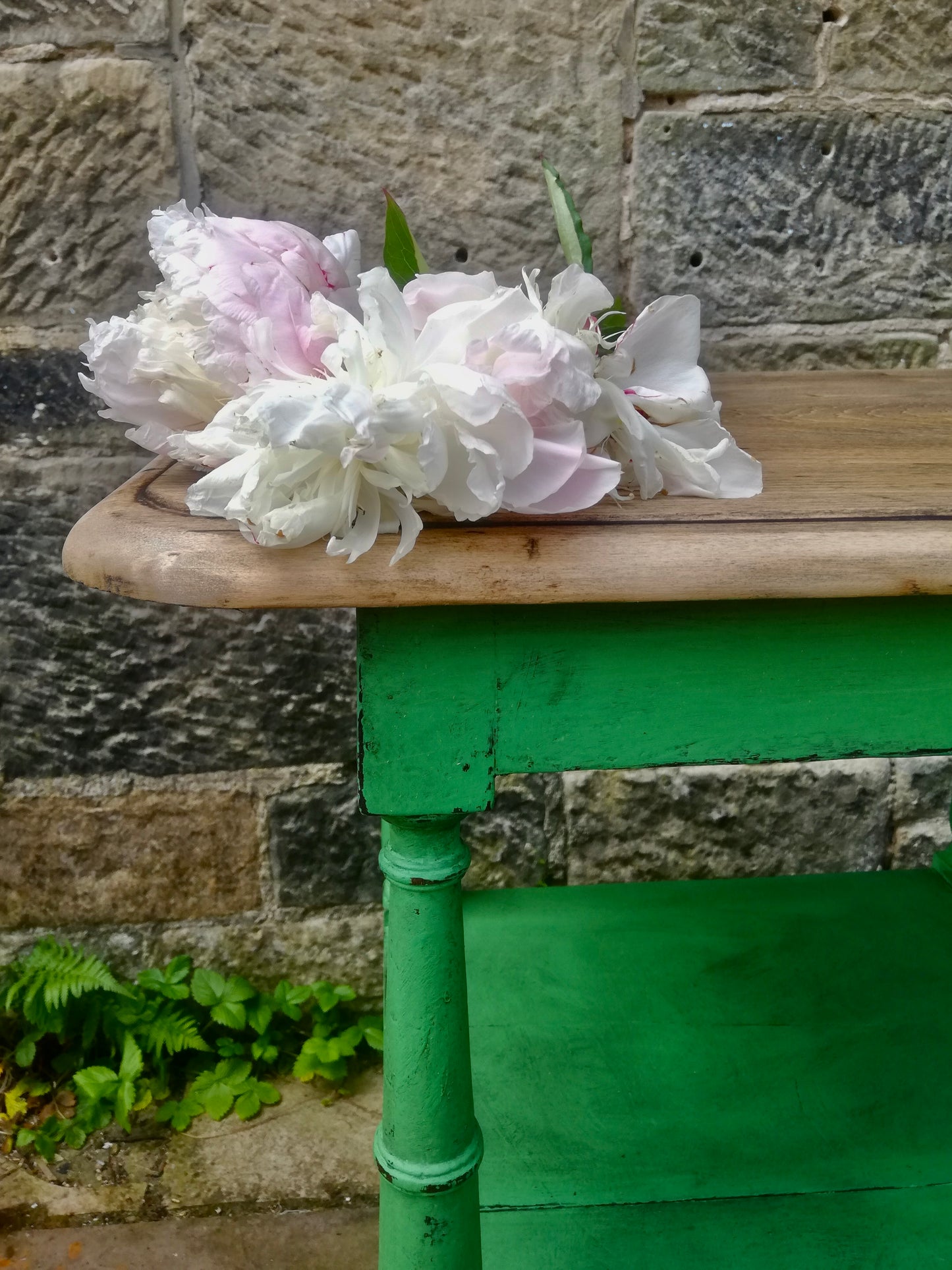 Bedside / side table / console table in Antibes green