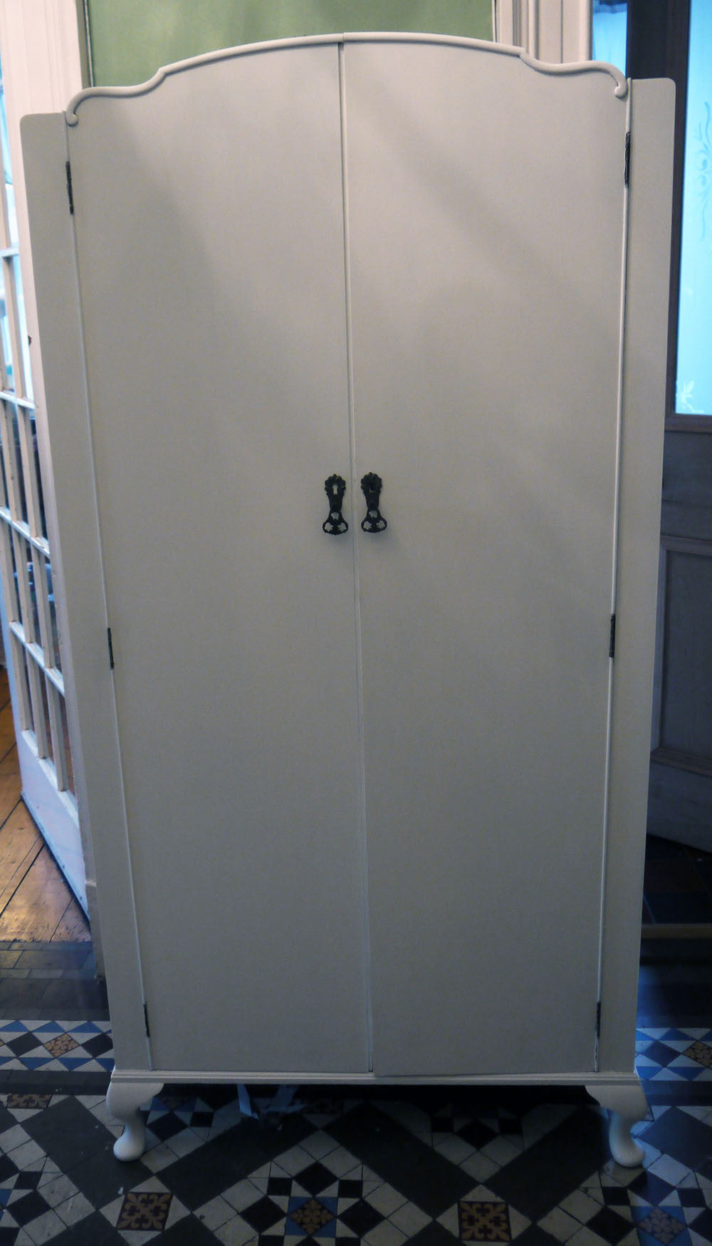 Custom Listing for Sue Hand Painted Bedroom set in Fusion Mineral Paint Picket Fence White