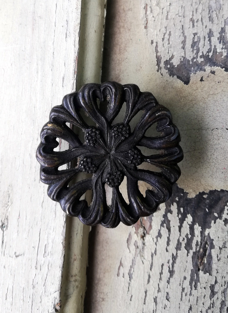 Set of 10 Vintage round cupboard cabinet knobs handles drawer pulls