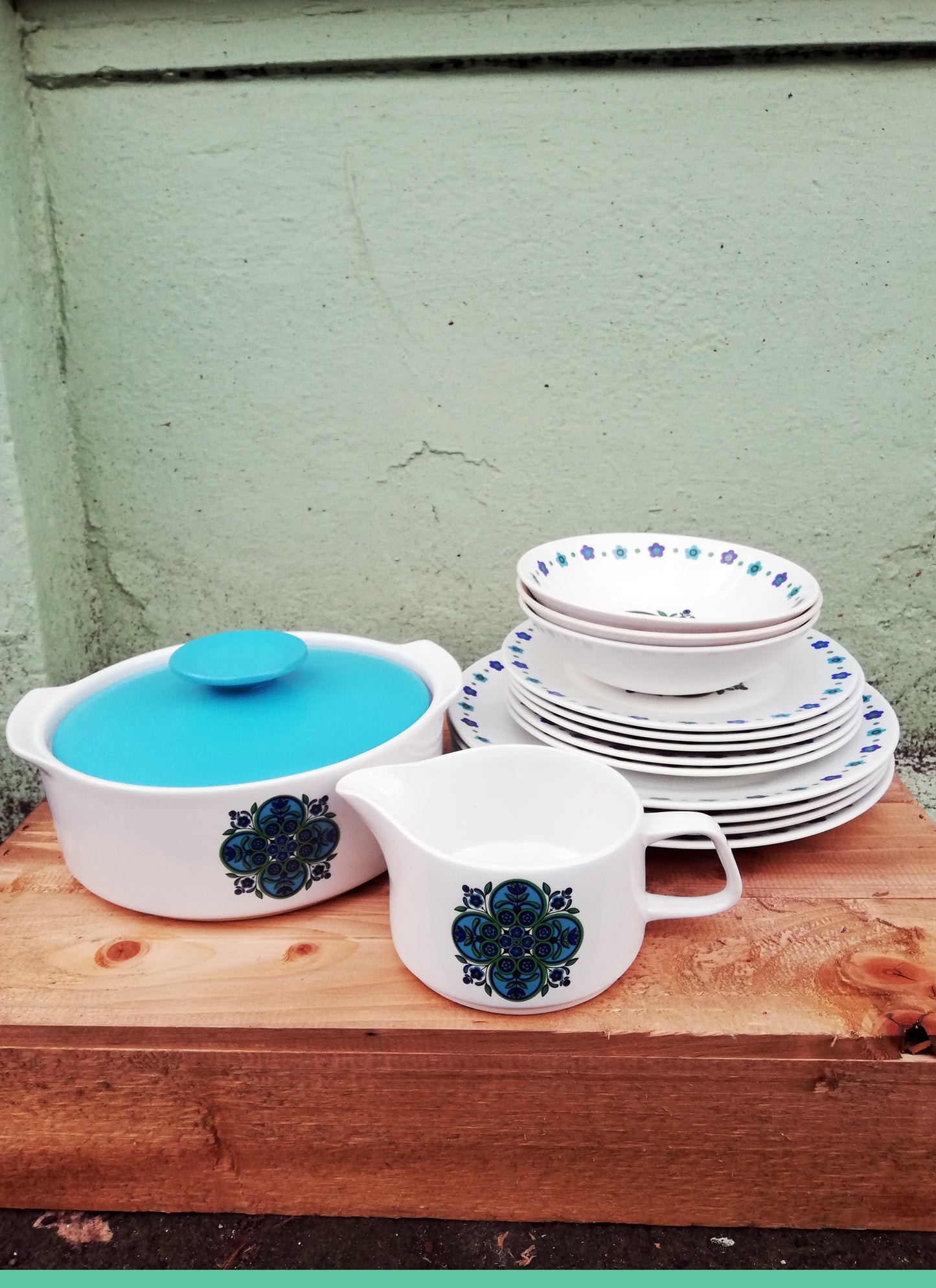 Vintage JG Meakin crockery set