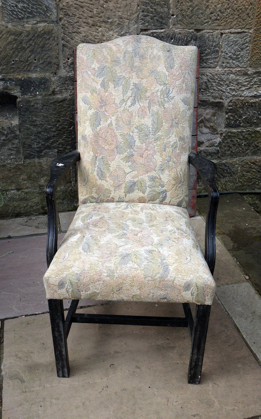 Another project piece £25 vintage armchair perfect for painting and reupholstery