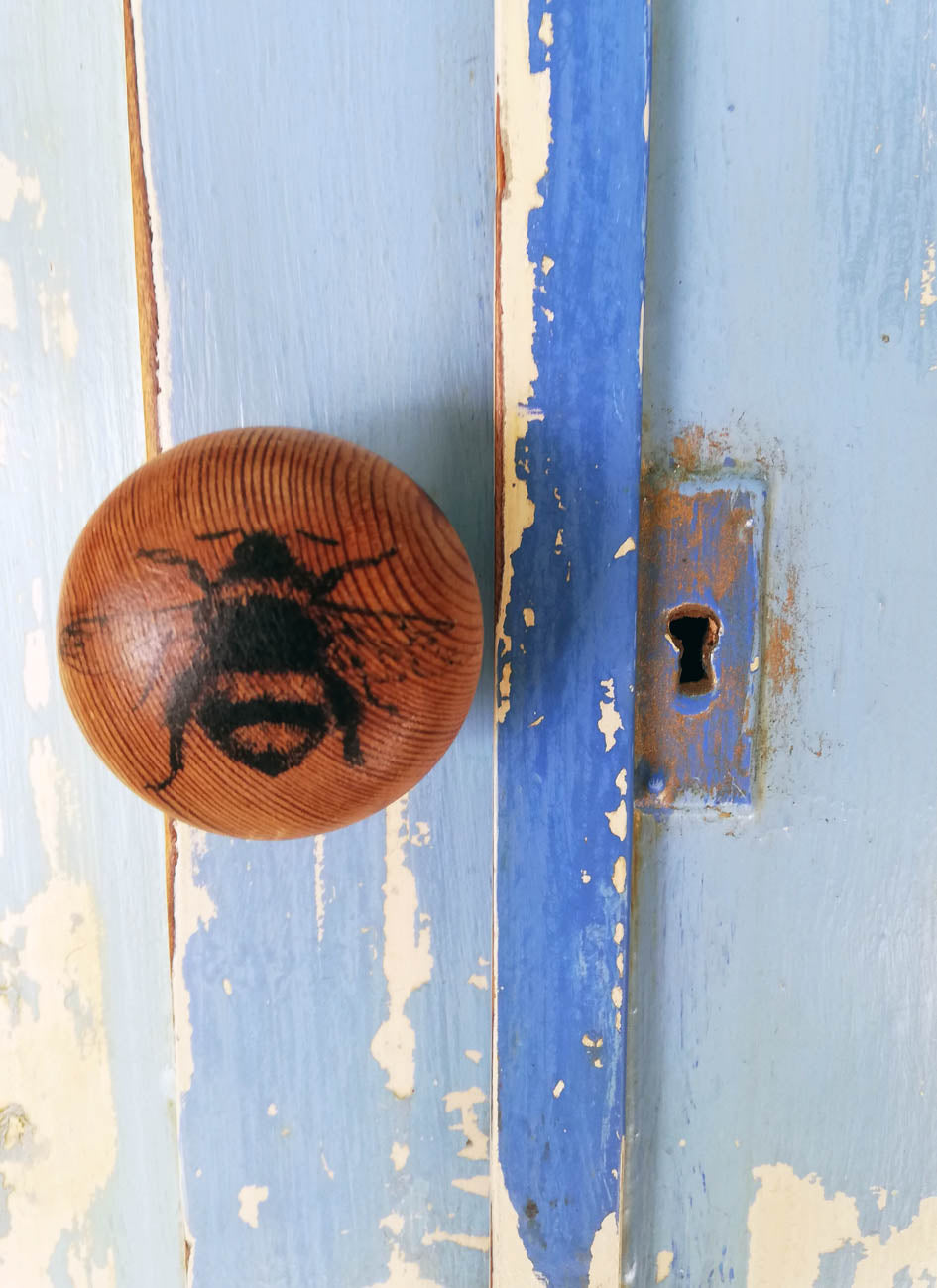 Hand made Bee design Vintage Style Drawer Knob furniture handle