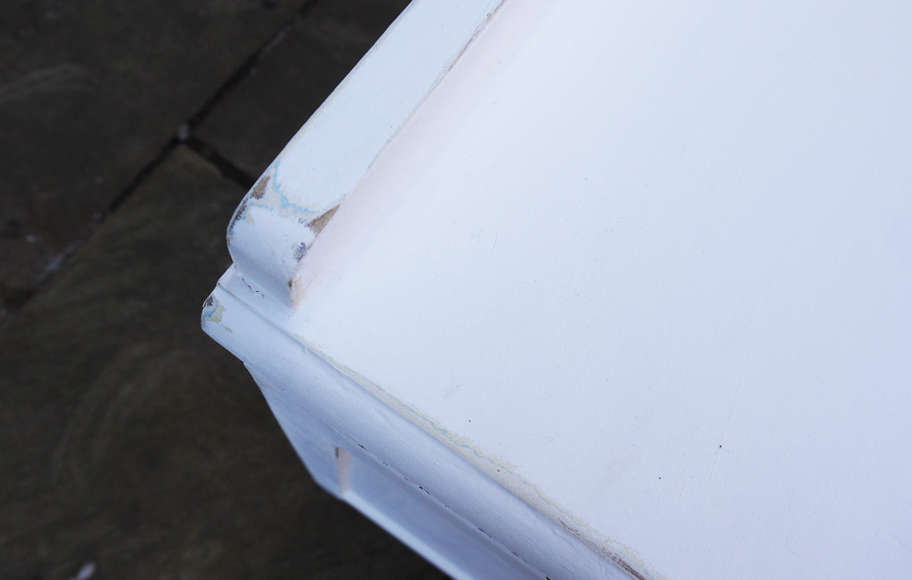 hand painted chest of drawers in fusion picket fence