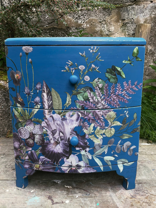 Blue Floral Transfer Chest of Drawers – Distressed Vintage Bedside Table