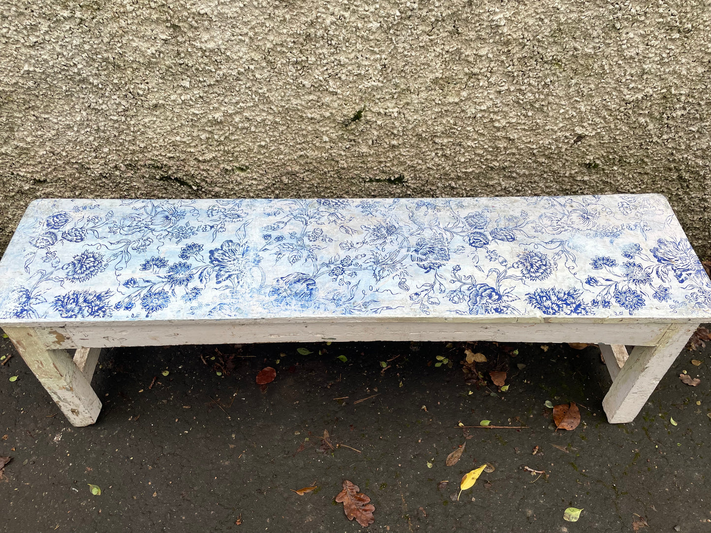 Beautiful Indian antique teak 1920's original painted bench in white original paintwork
