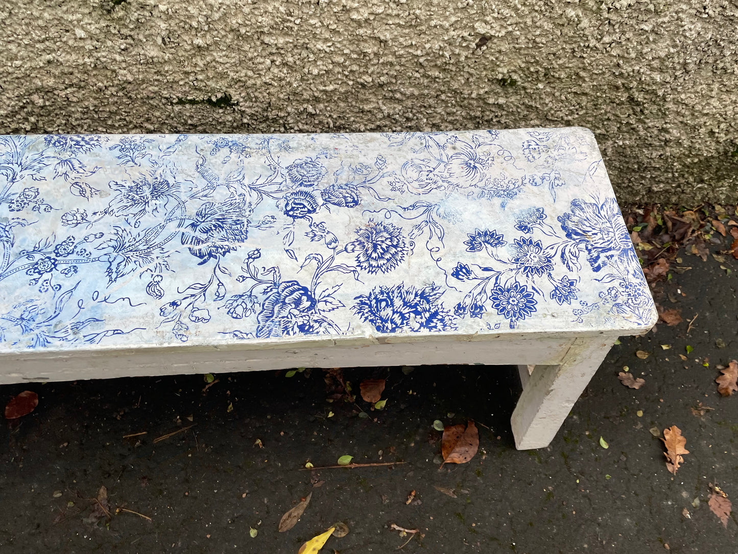 Beautiful Indian antique teak 1920's original painted bench in white original paintwork