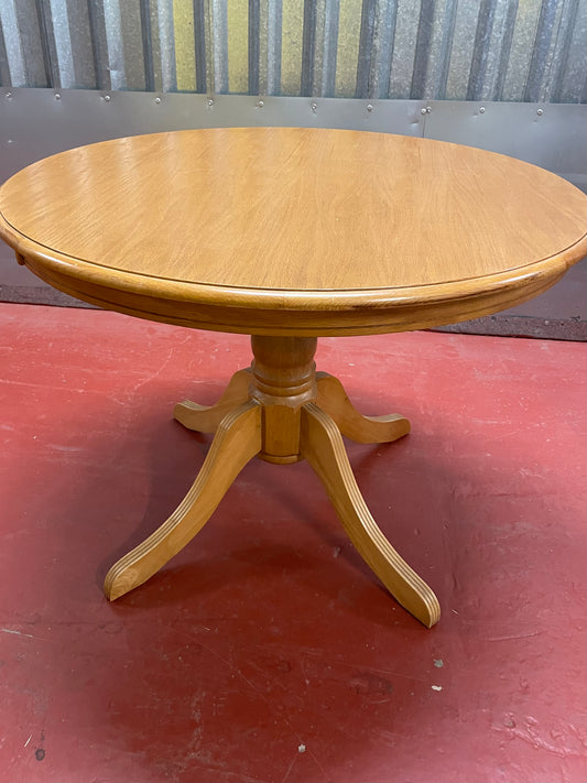 Vintage round 4 seater oak veneer pedestal dining table - to have it painted please contact me to discuss what you would like.