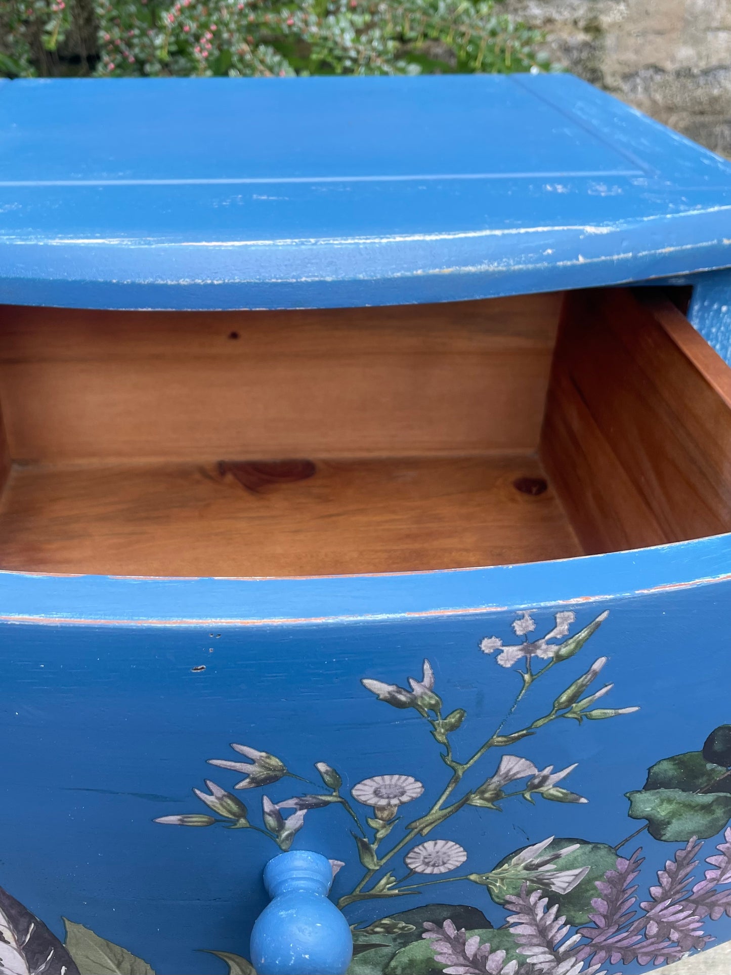 Blue Floral Transfer Chest of Drawers – Distressed Vintage Bedside Table
