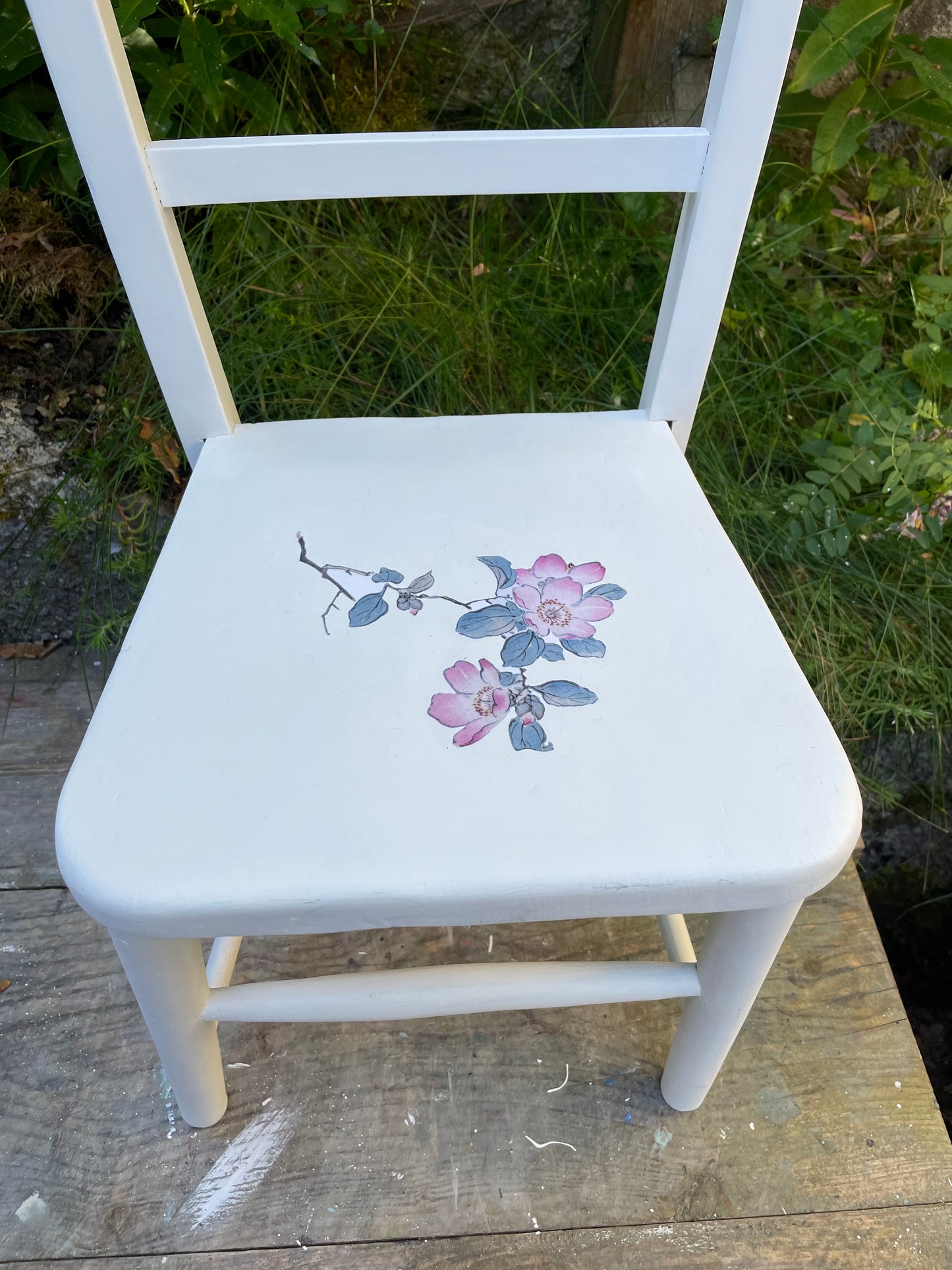 Children's personalised vintage school chair with vintage flower theme.