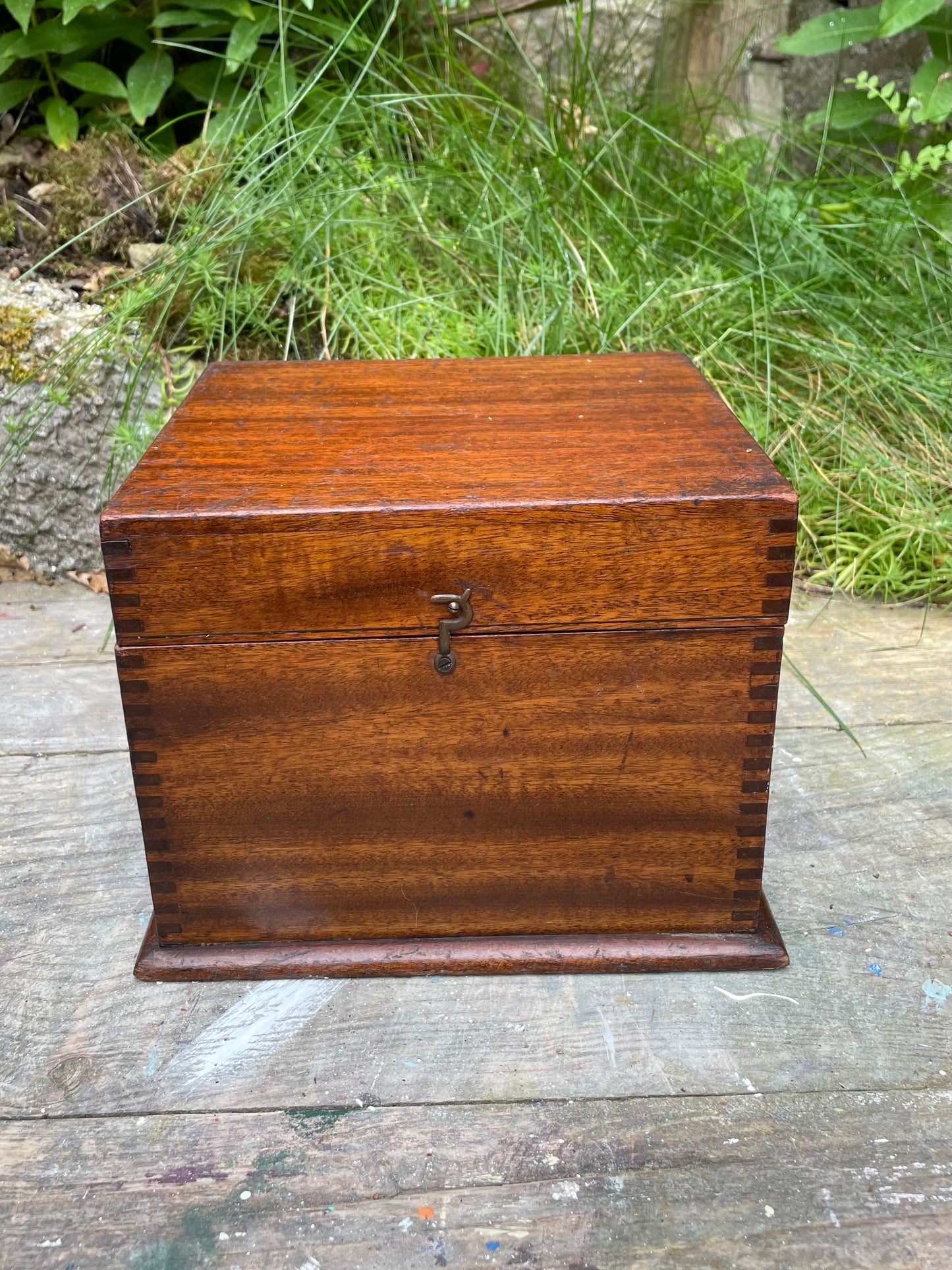 Vintage wooden keepsake box