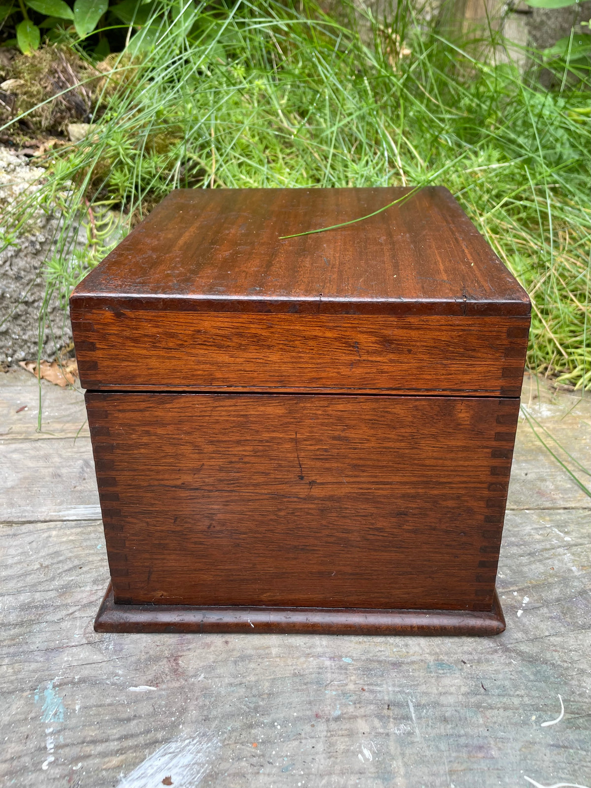 Vintage wooden keepsake box