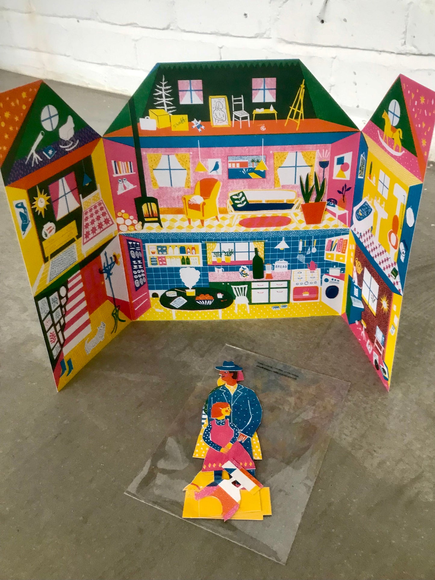 The Printed Peanut's Little Paper Doll's House toy - used