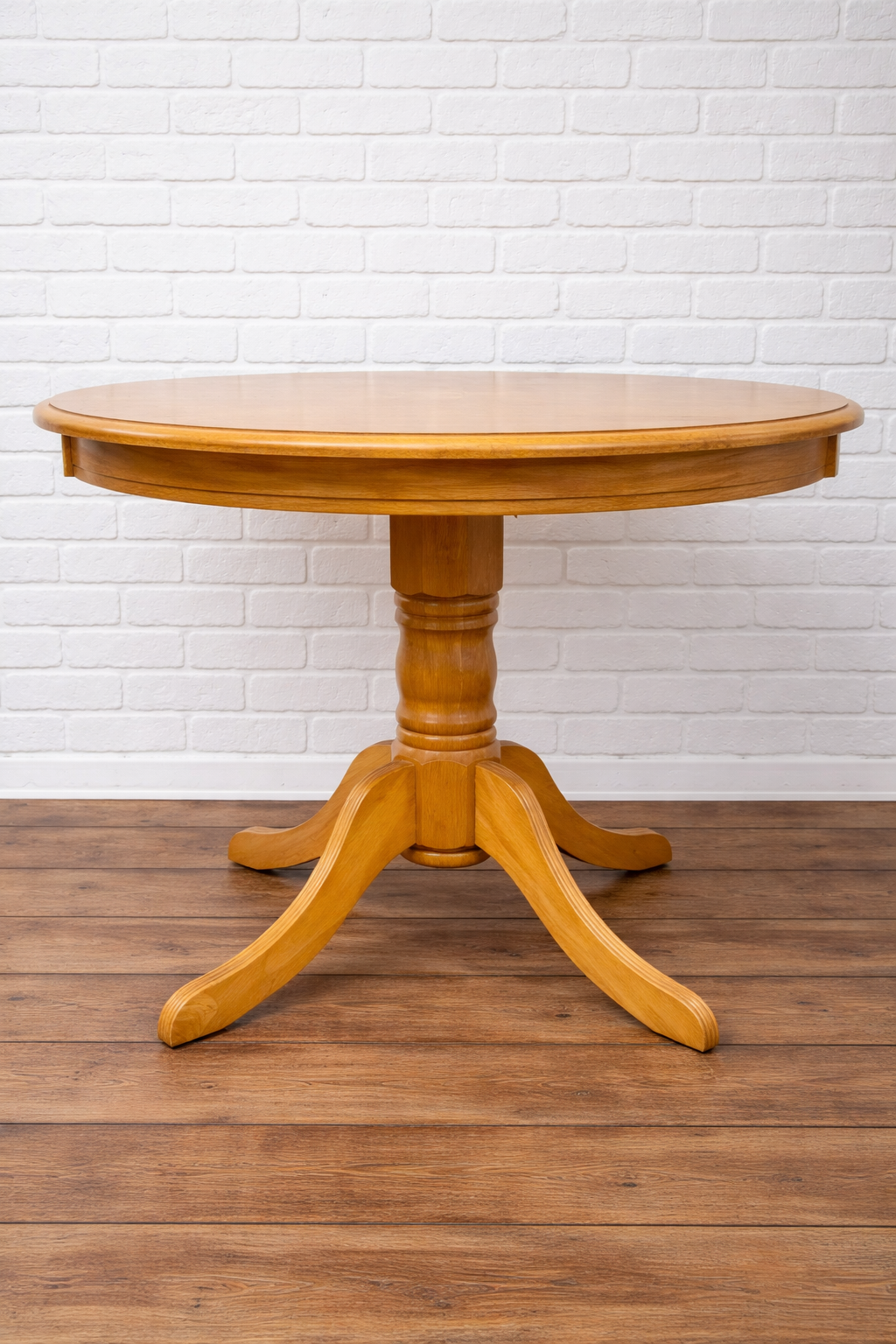 Vintage round 4 seater oak veneer pedestal dining table - to have it painted please contact me to discuss what you would like.