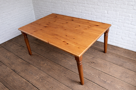 Vintage pine dining table available for refurb - to have it painted please contact me to discuss what you would like.
