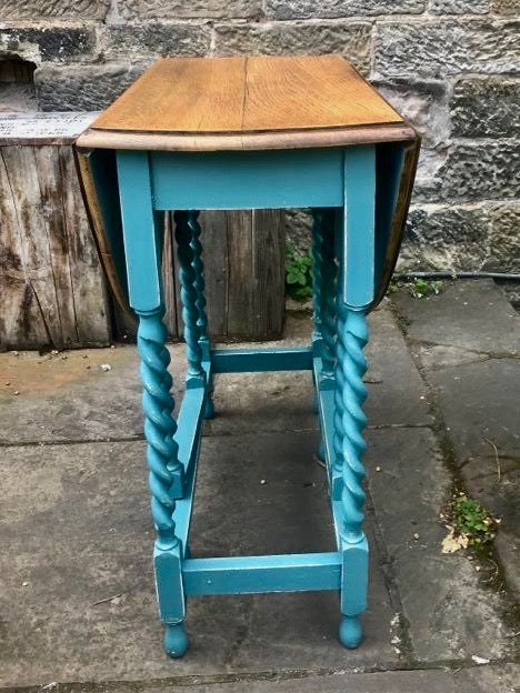 Vintage oak dropleaf table