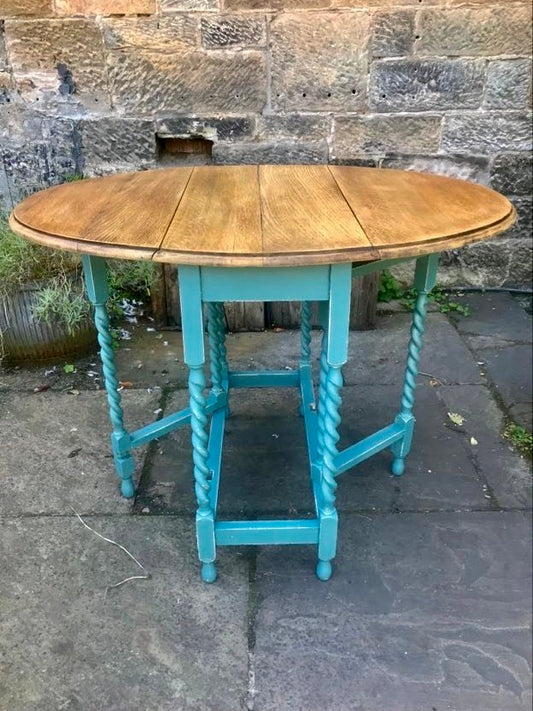 Vintage oak dropleaf table