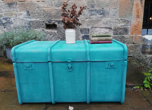 Beautiful vintage trunk coffee table painted in Miss mustard Seed Milk Paint