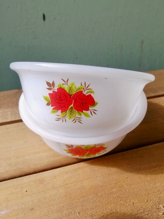 Set of 2 vintage milk glass glass dessert / pudding / sundae bowls