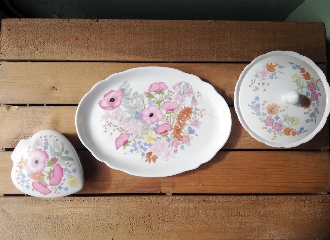 Cute floral vintage dressing table set