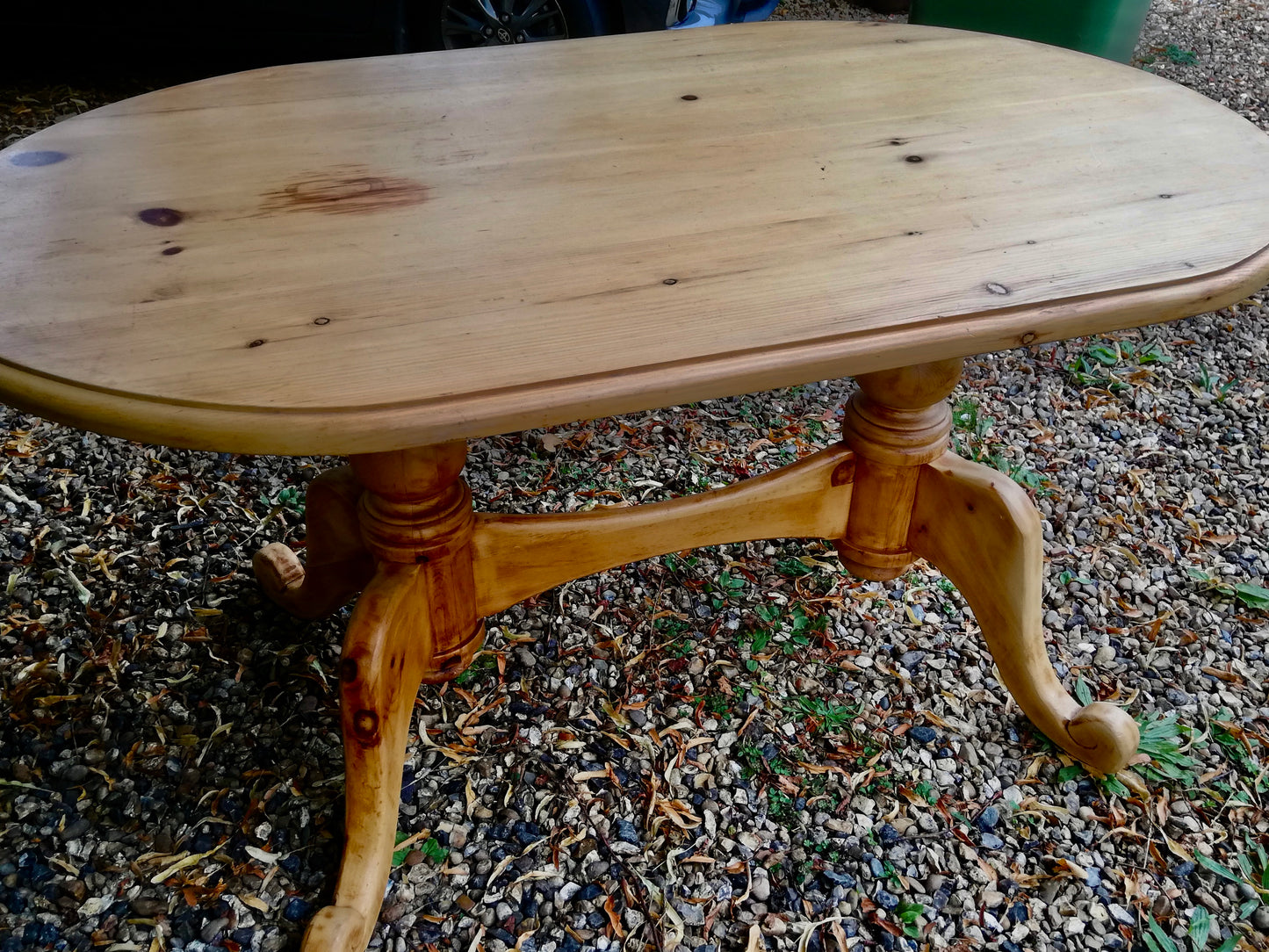 Vintage Oval  4 seater pine dining table  - to have it painted please contact me to discuss what you would like.