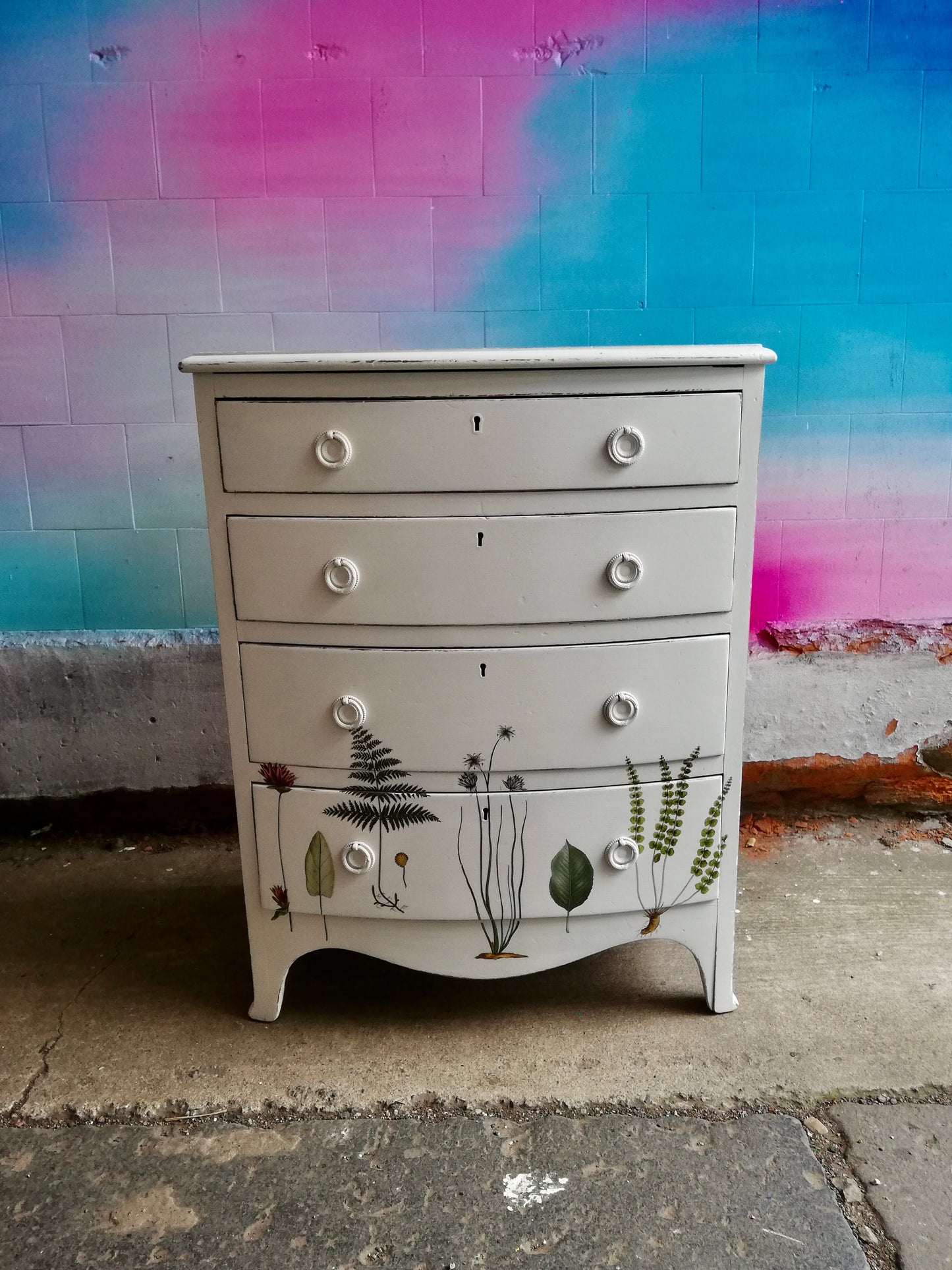 Small Vintage chest of drawers