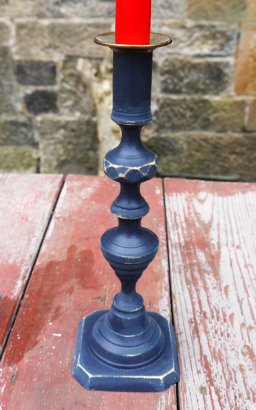 Set of two candlesticks in midnight blue and gold.