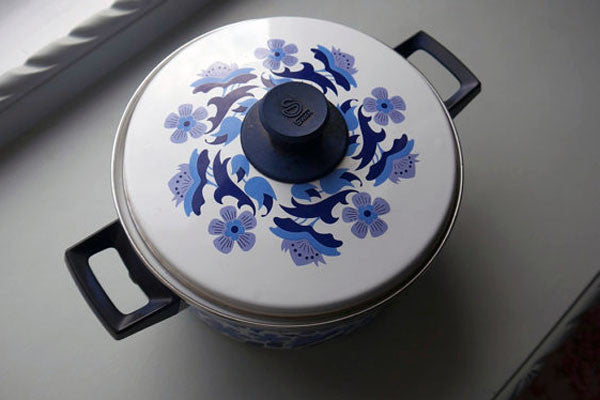 Vintage 1960's Swan enamel casserole dish blue and white retro design from Emily Rose Vintage